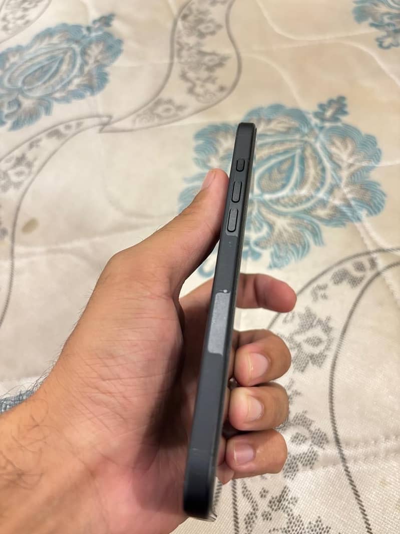 Apple iPhone 16 Plus 6