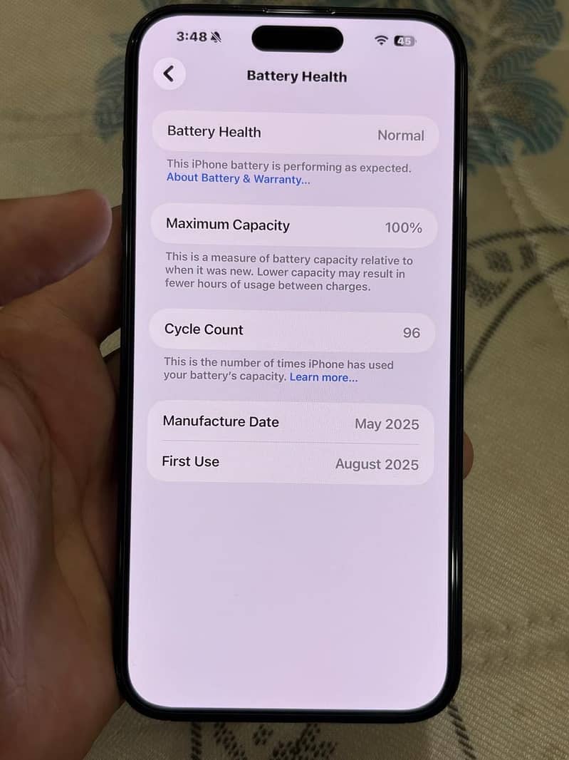 Apple iPhone 16 Plus 11