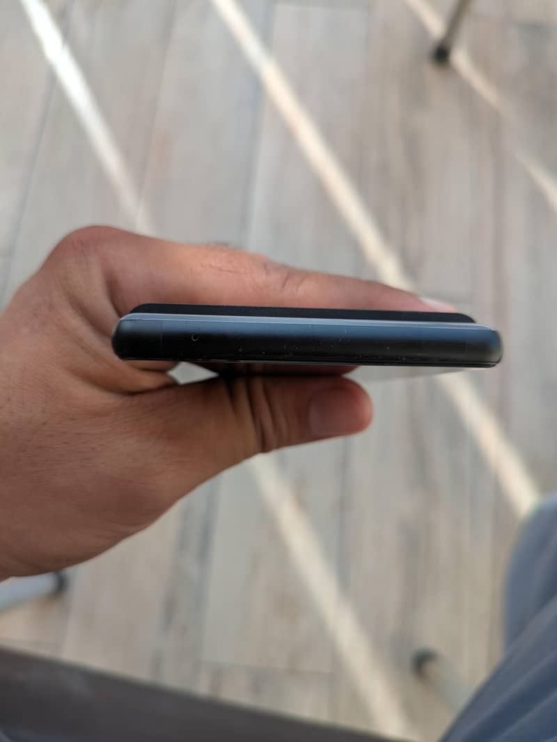 Google Pixel 6 4