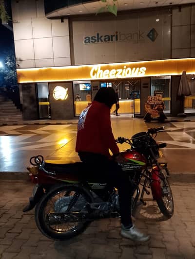 Honda deluxe bikes bike in good conditions urgent for sale