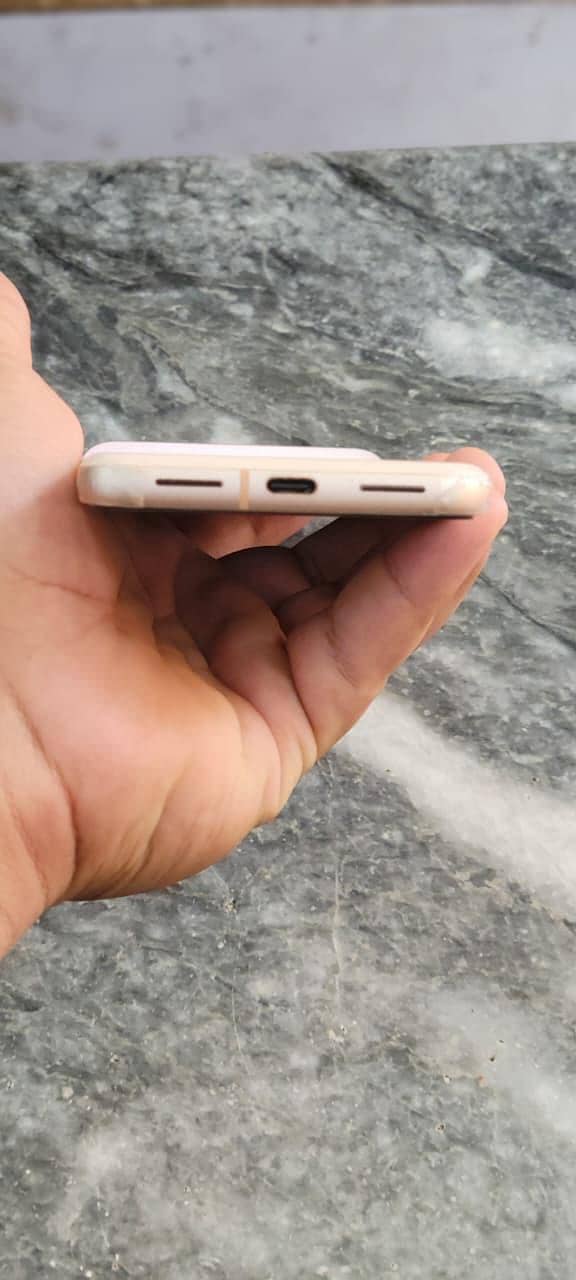 Google Pixel 8 7