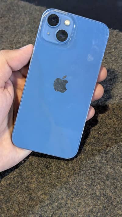 Apple iPhone 13
