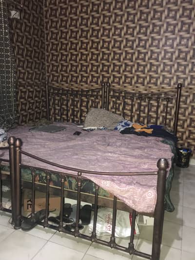 Bed single
