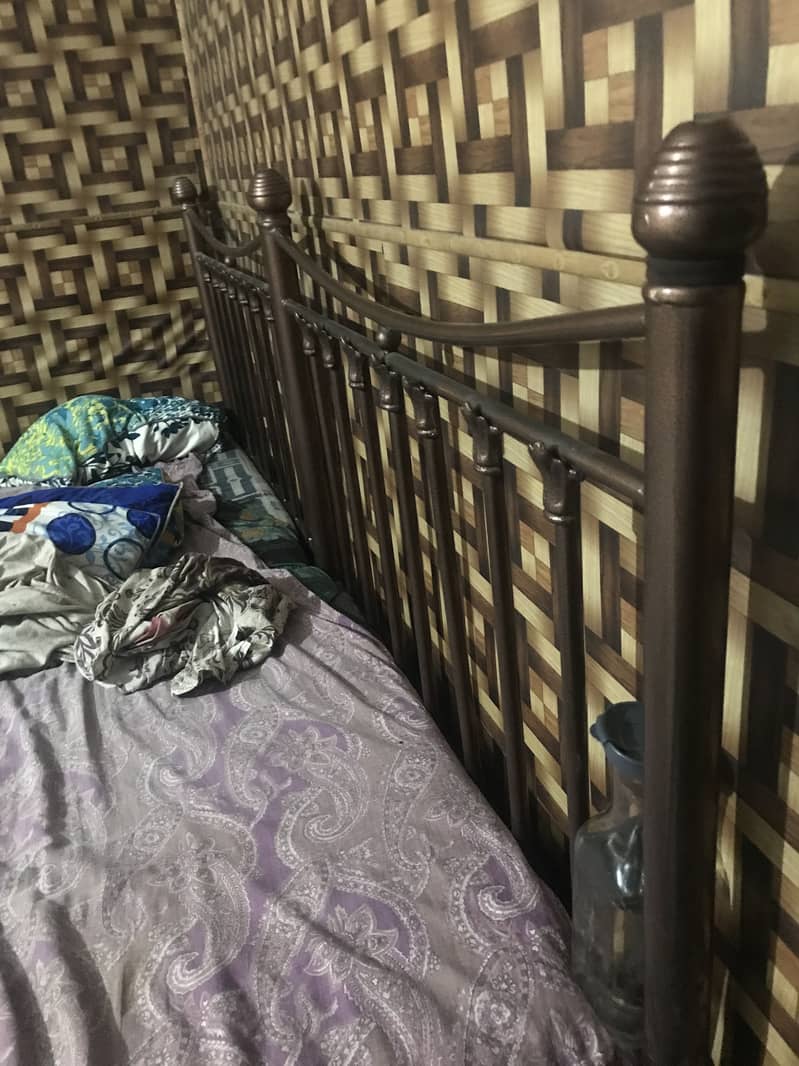 Bed single 2