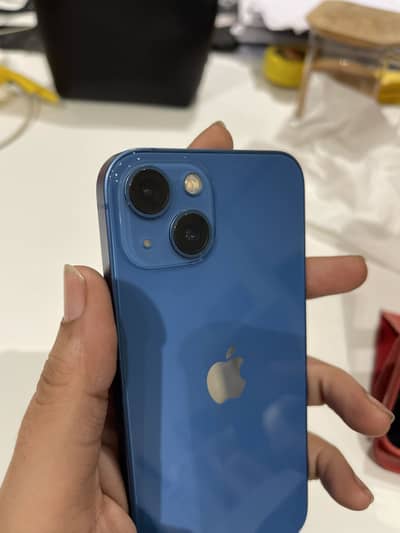 Apple iPhone 13