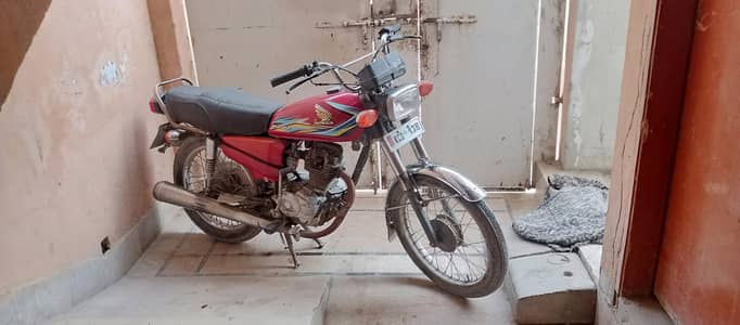 Honda 125 Karachi number model 1986