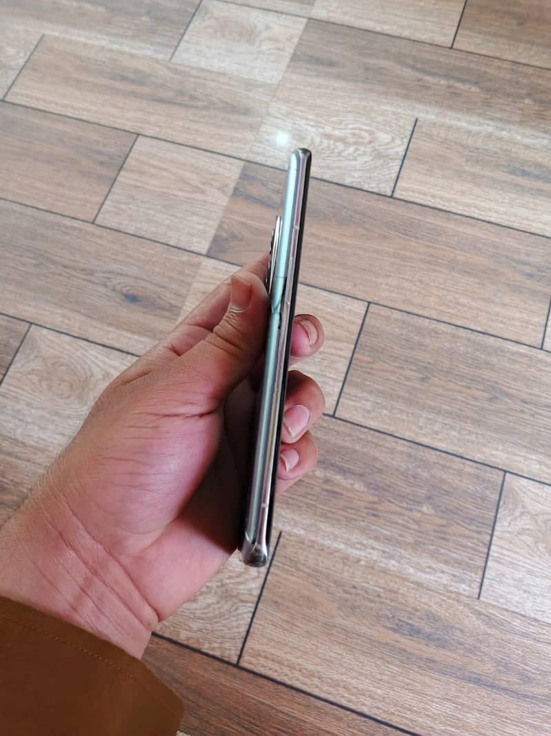 One Plus 9 Pro 6
