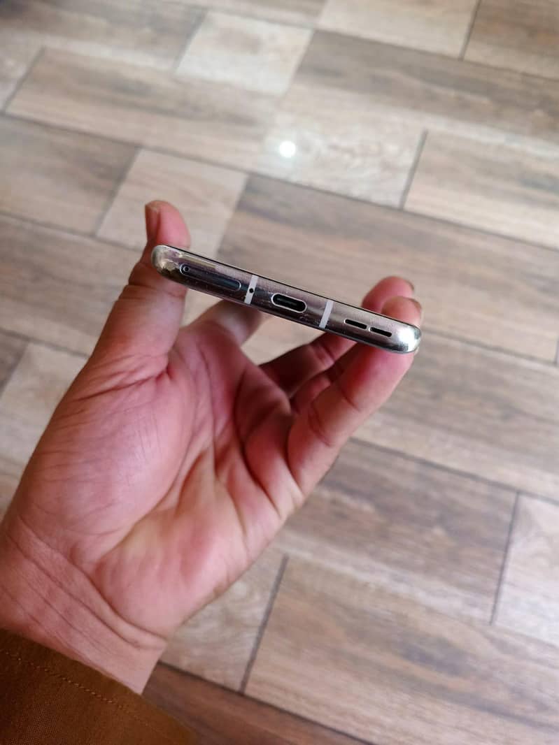 One Plus 9 Pro 7