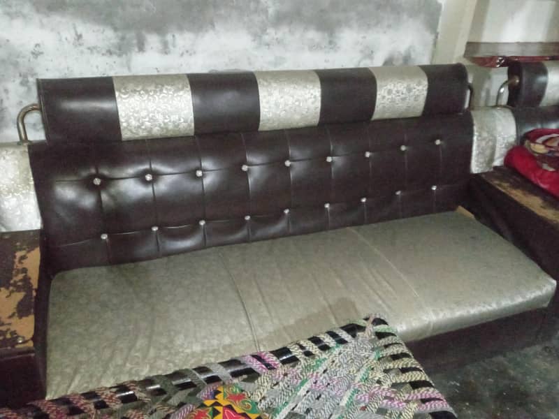 sofa or showcase 1