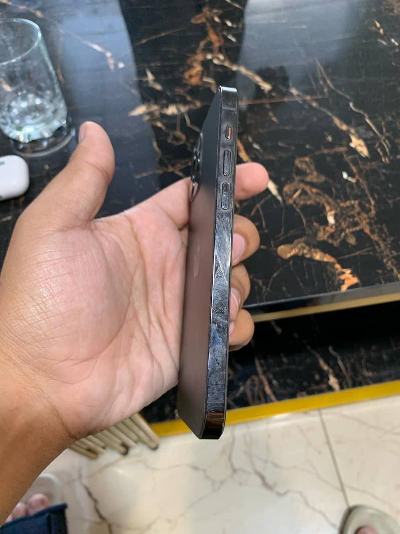 Apple iPhone 12 Pro 6