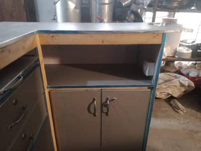 cash counter in wooden' good condition
