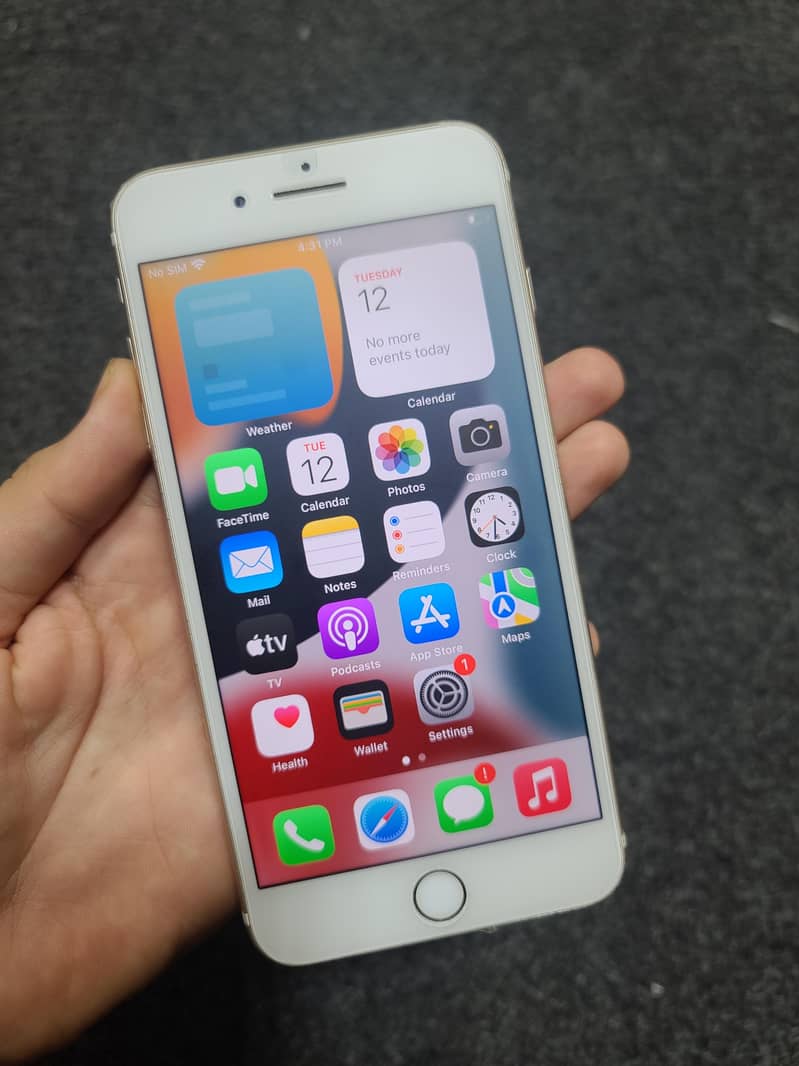 Apple iPhone 7 Plus 1