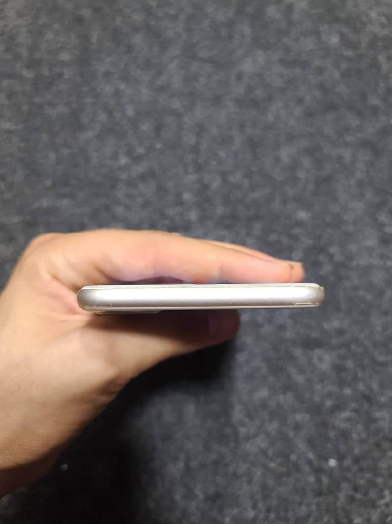 Apple iPhone 7 Plus 5
