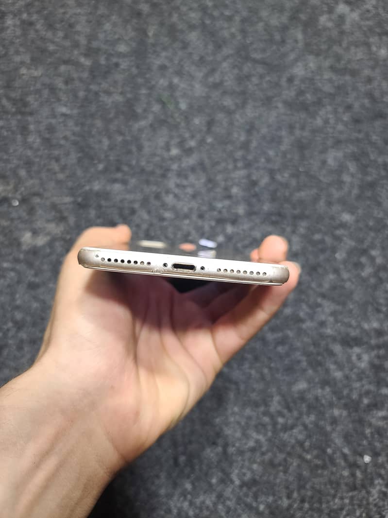 Apple iPhone 7 Plus 7