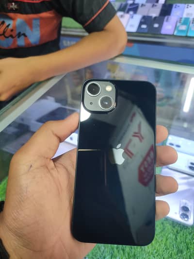 Apple iPhone 13