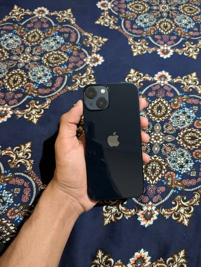 Apple iPhone 13