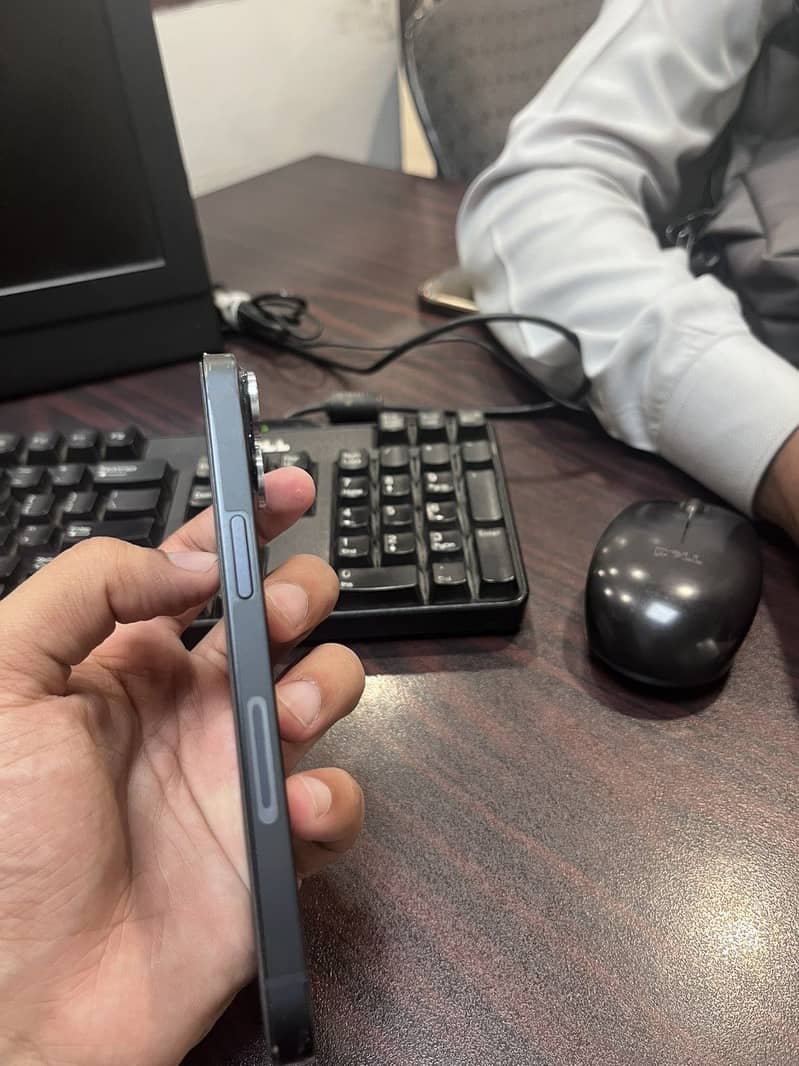 iPhone 14 3