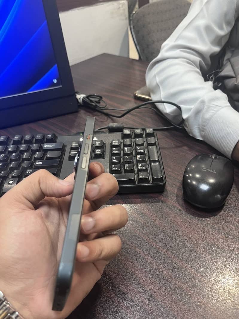 iPhone 14 4
