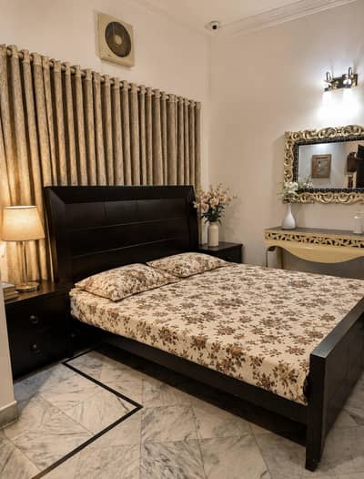 KING SIZE BED