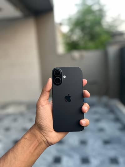Apple iPhone 16
