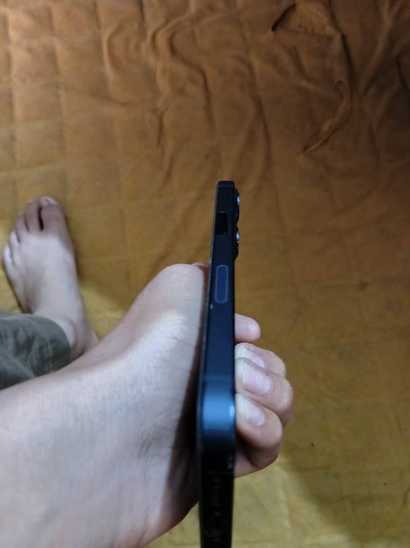 Apple iPhone 13 1