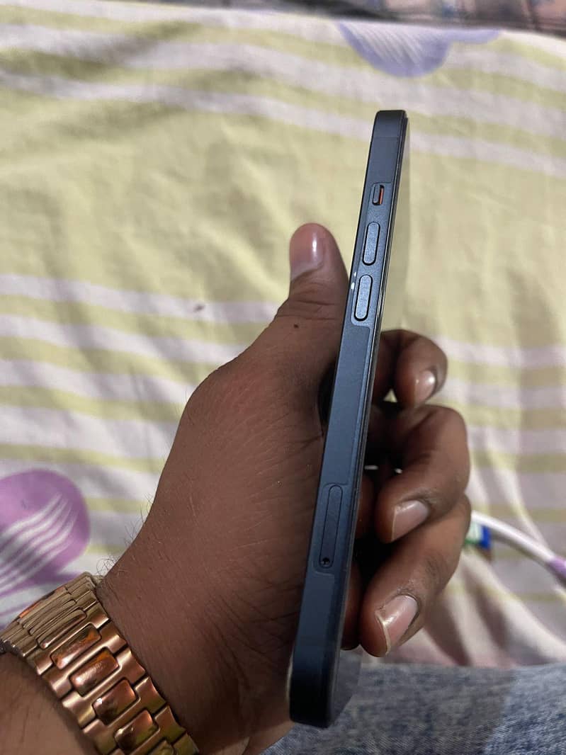 Apple iPhone 13 3