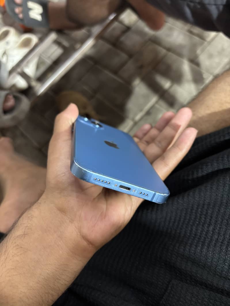 Apple iPhone 13 1