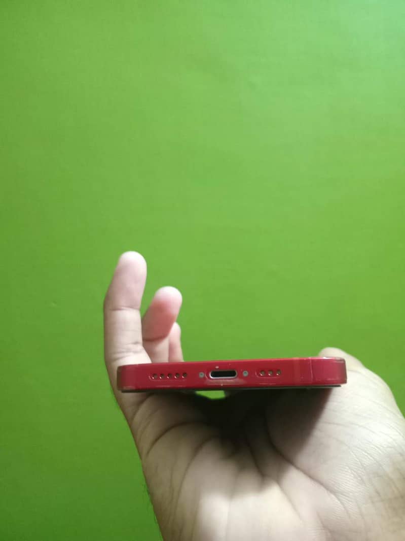Apple iPhone 13 5