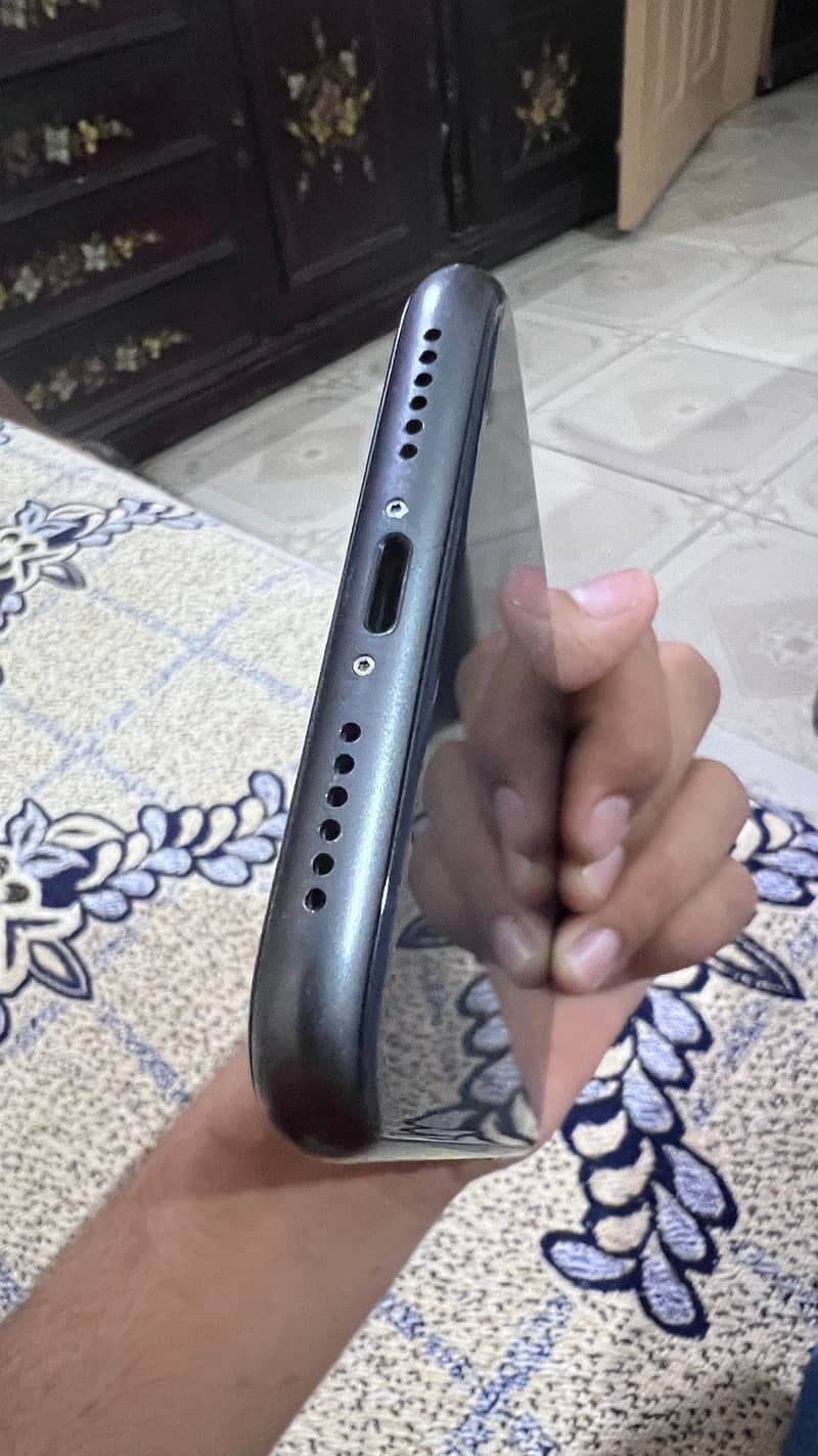 Apple iPhone 11 5