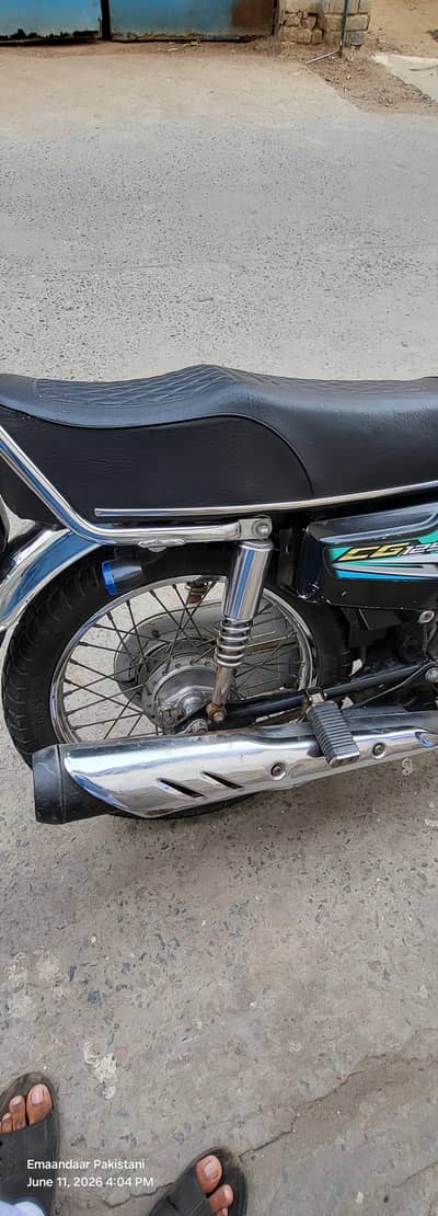 Normal Avergane Home Used Honda 125 in my Daily Use