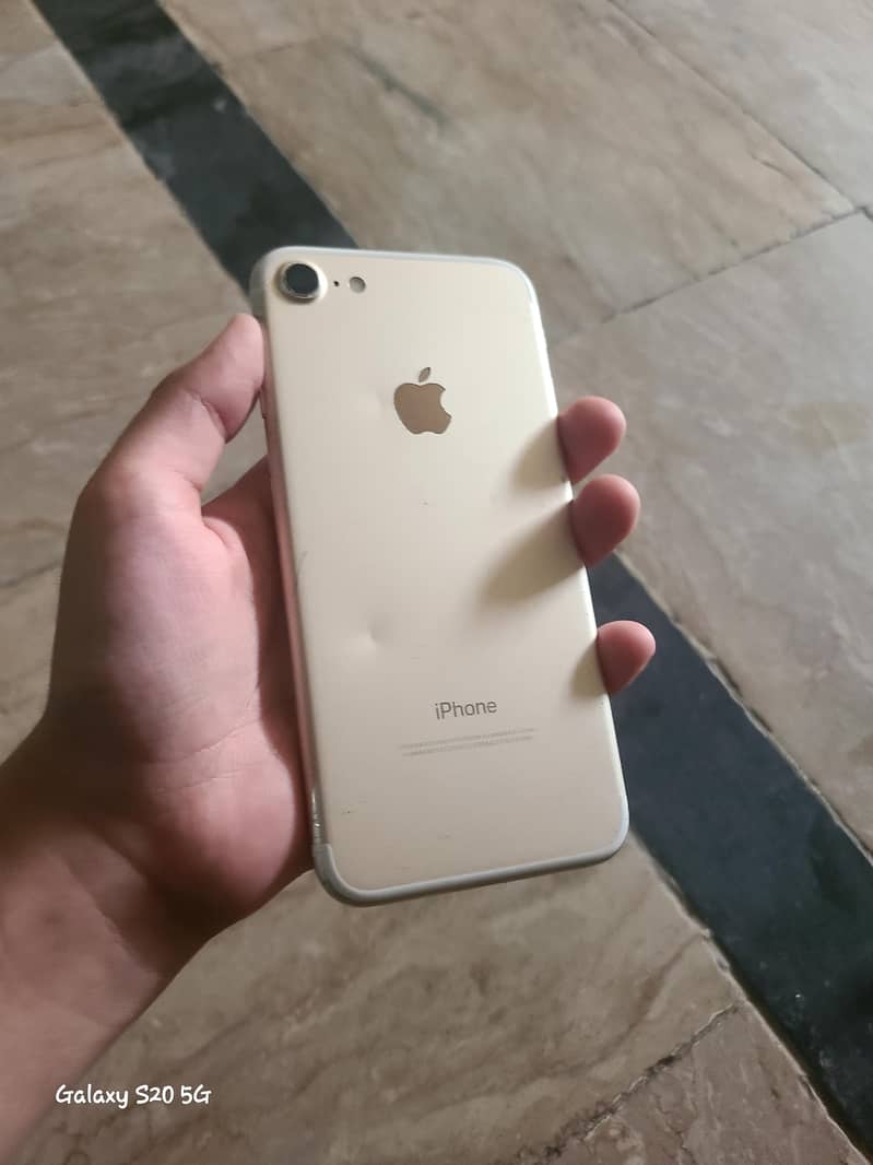 Apple iPhone 7 2