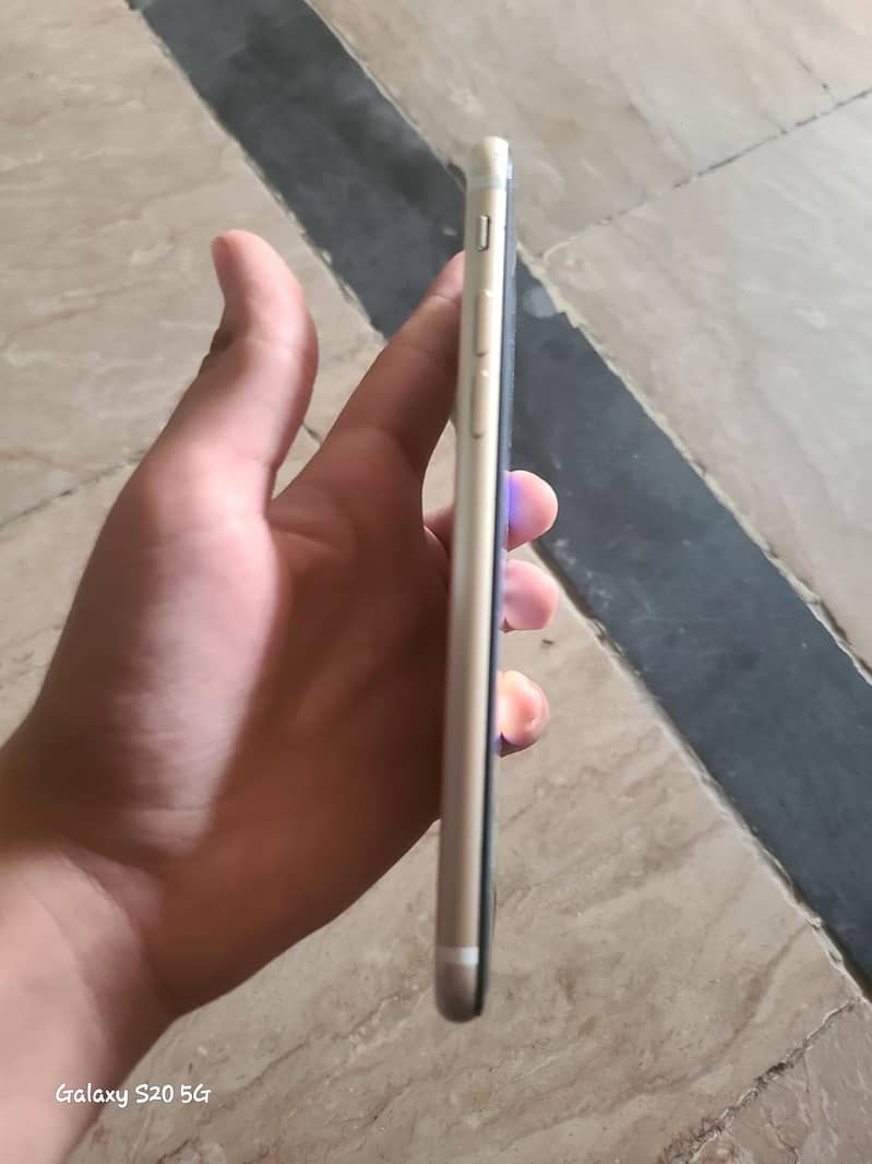 Apple iPhone 7 4