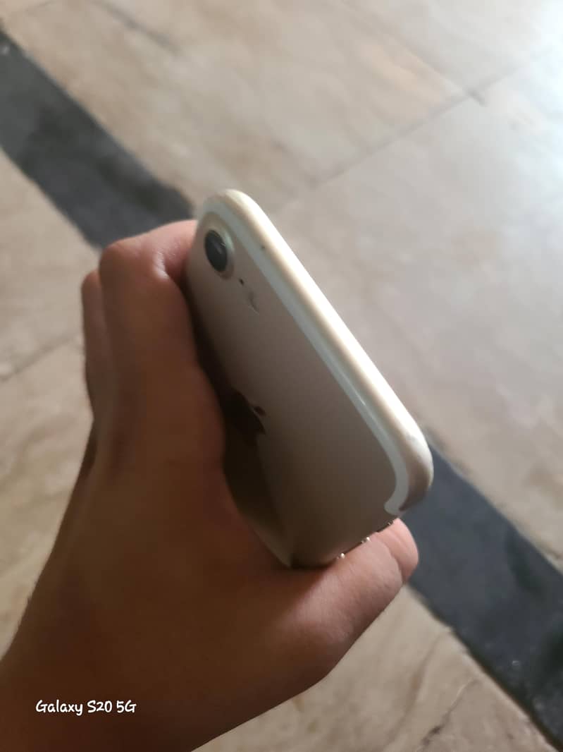 Apple iPhone 7 7