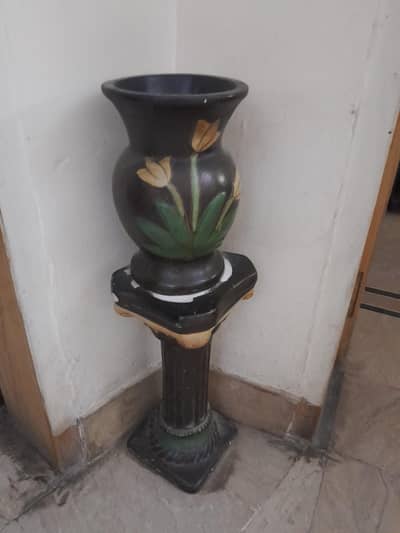 Elegant decorative flower Vase with stand for Sale