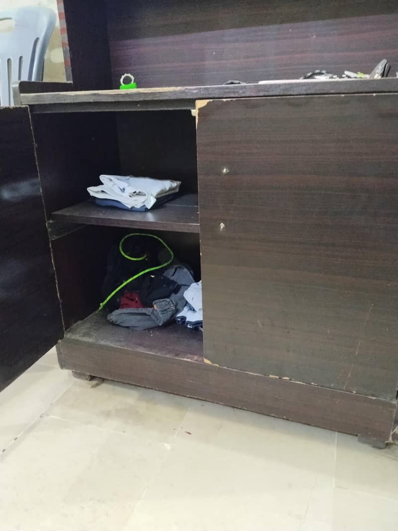 Dressing table 6