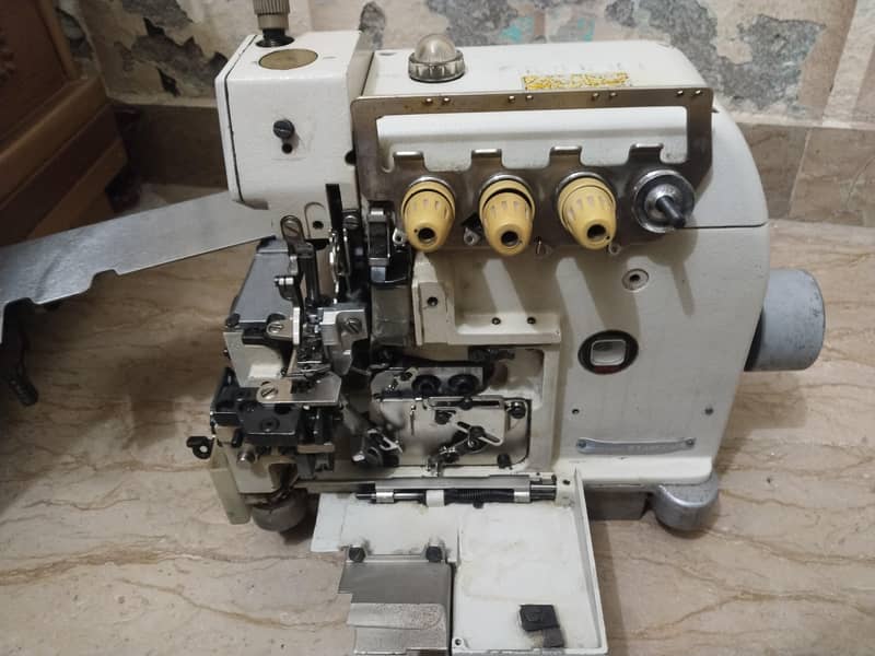 Overlock Machine. 2