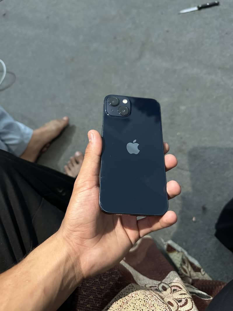 Apple iPhone 13 2