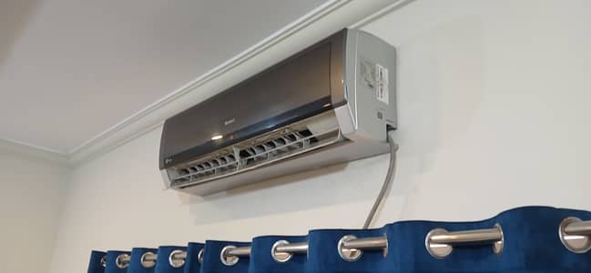 Gree AC 1.5 Ton (used) Excellent Condition