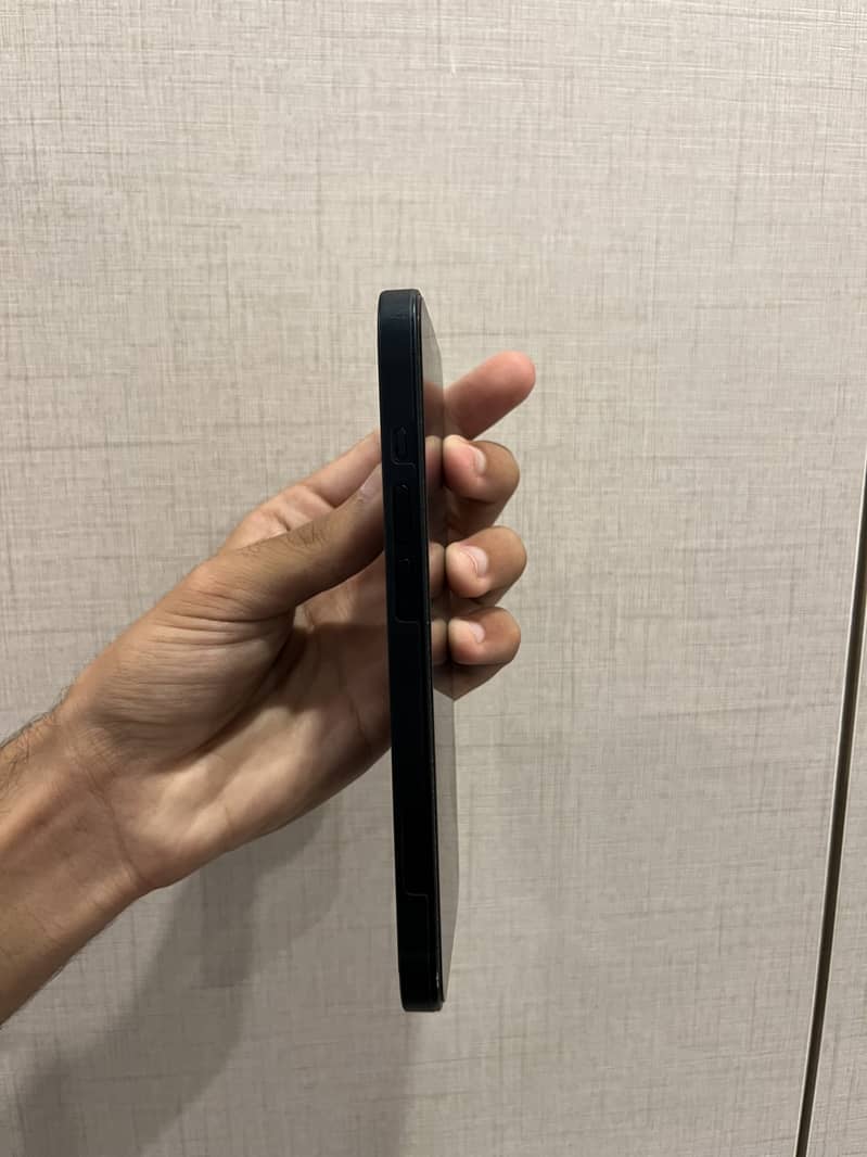 Apple iPhone 14 3