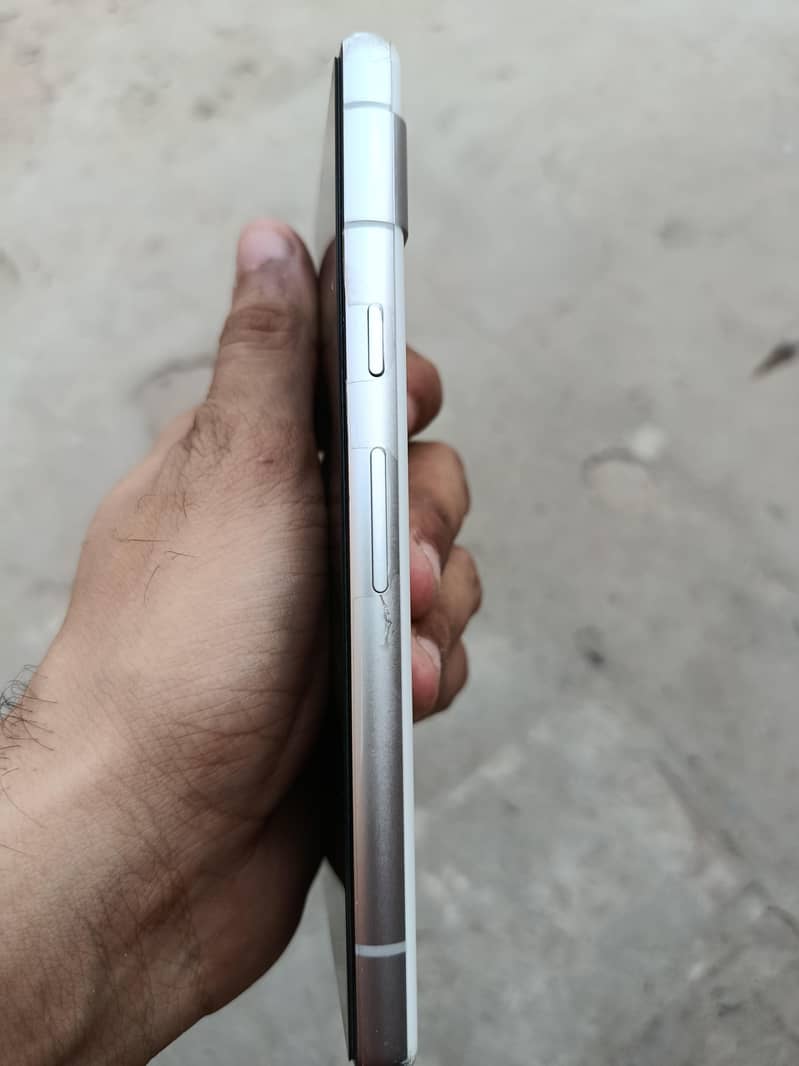 Google pixel 7A 5