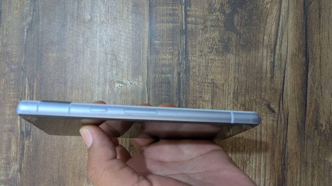 Google Pixel 7a 4