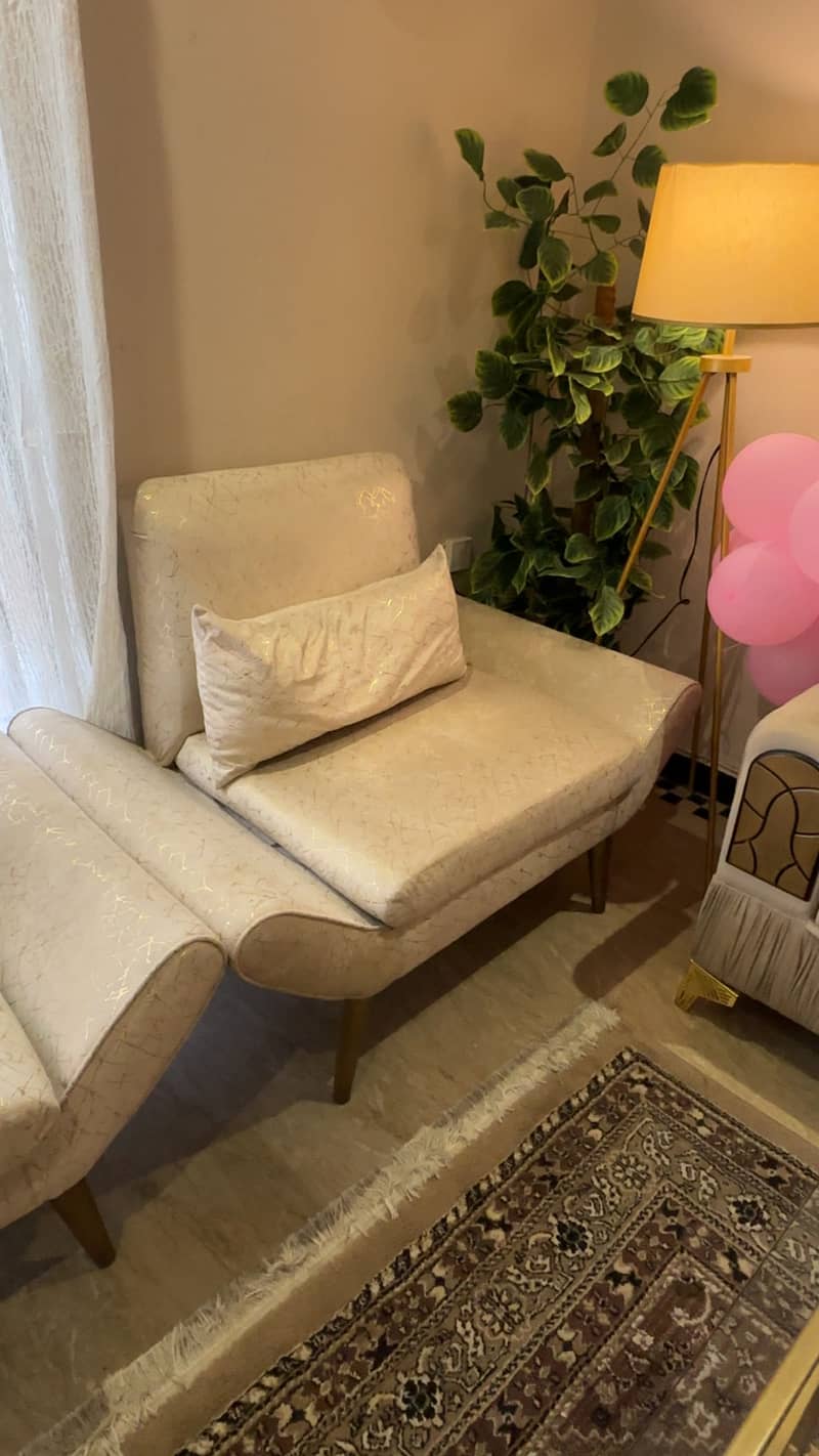 Single seater sofa 0