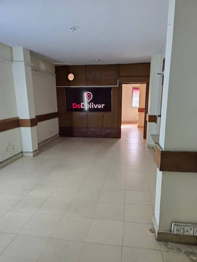 first floor office for rent 1000sqft in shahar e Faisal.