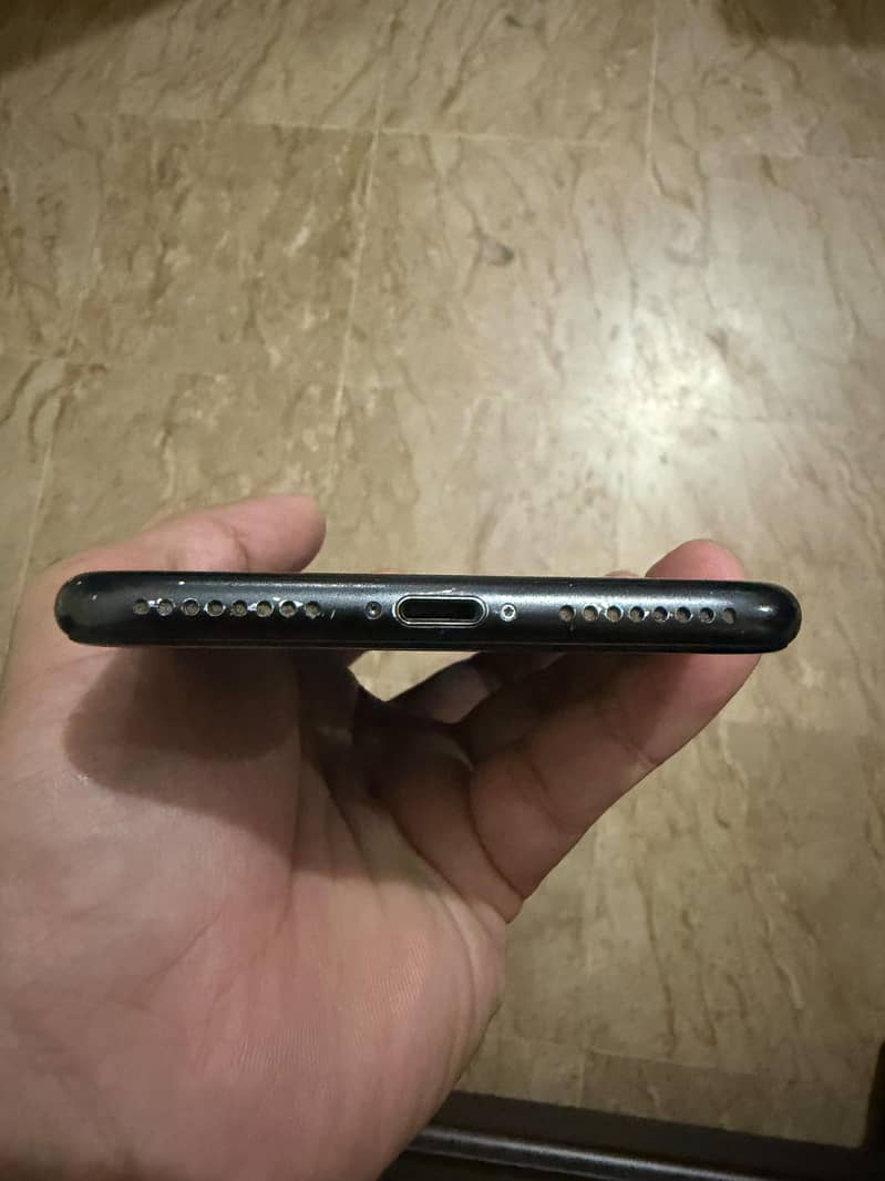 Apple iPhone 7 Plus 2