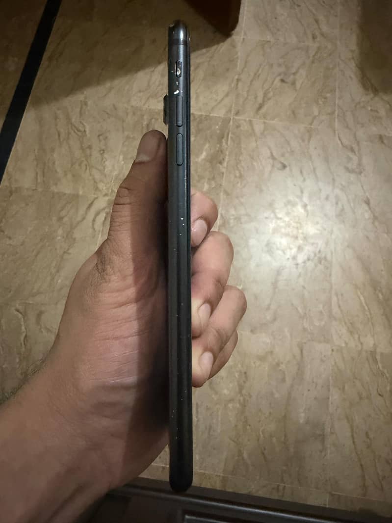 Apple iPhone 7 Plus 5