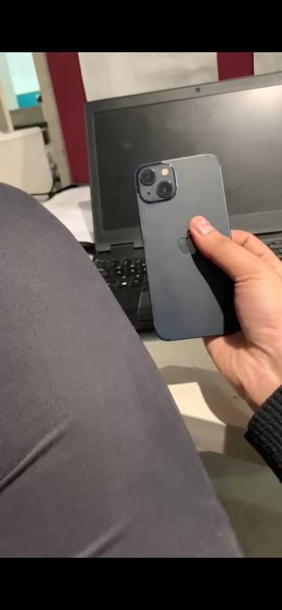 Apple iPhone 13