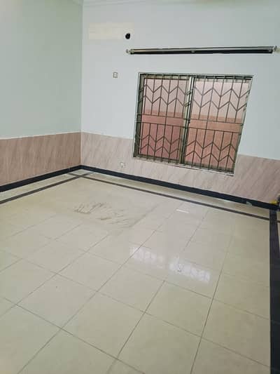 in River garden kanal ki open besment 3bedroom rent dimnd 75000