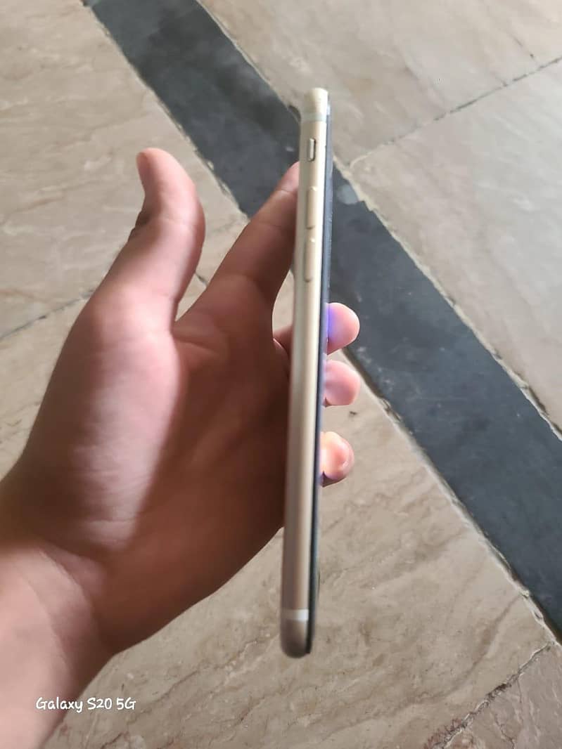 Apple iPhone 7 2