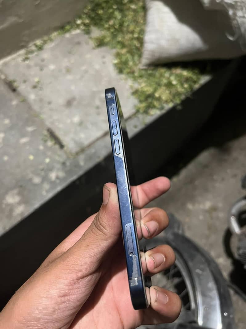 Apple iPhone 12 5