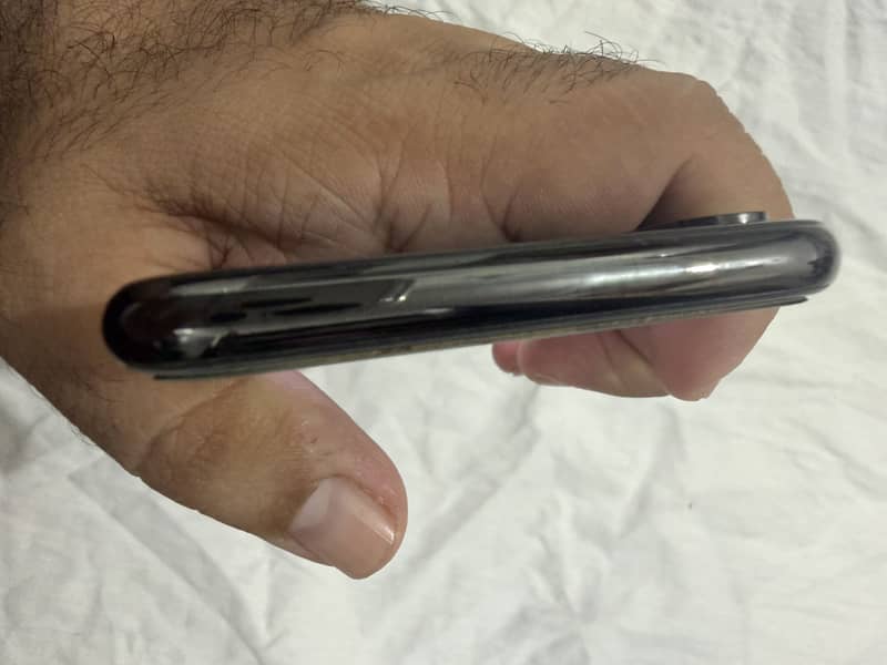 Apple iPhone X 5
